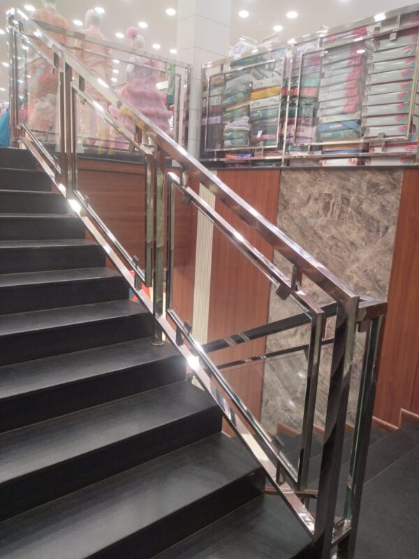 Glass Hand Rails – Builtech Exports